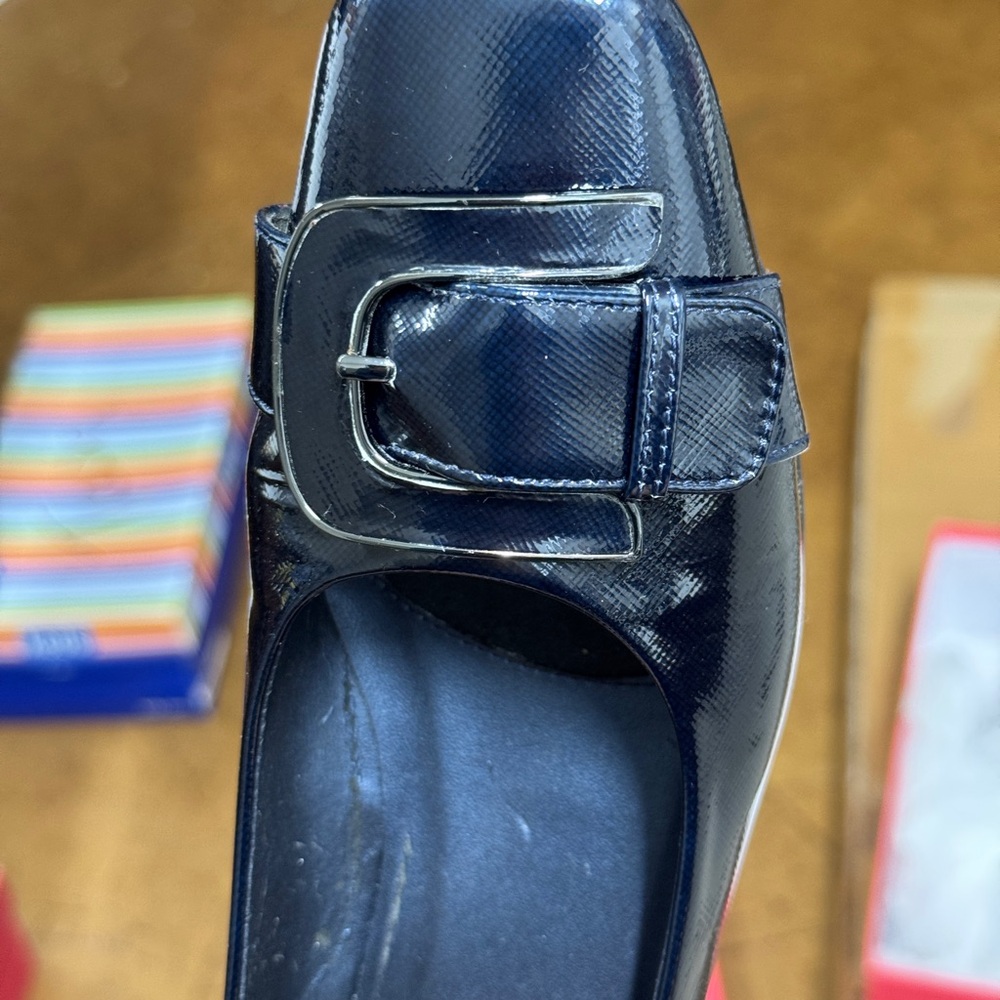 Vaneli Deep Blue Buckle Mid Heel Pumps Size 7.5SS - Picture 12 of 13